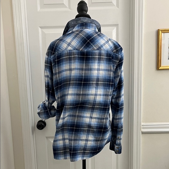JACHS Girlfriend Blue Plaid Casual Button-Down Shirt - Picture 8 of 8